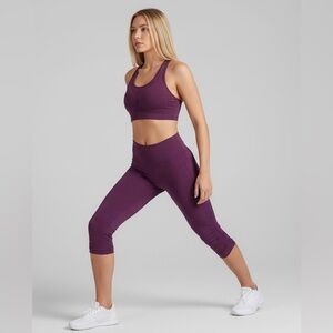 Lululemon Size 8 Ribbed Purple 3/4 Length Leggings‎